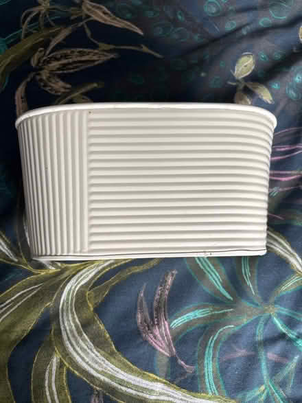Photo of free Small metal planter (Knaphill GU21) #2
