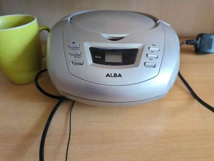 Photo of free CD player and radio. (Lower Bebington CH63) #1