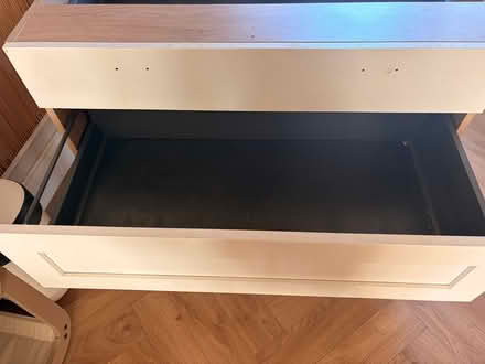 Photo of free Howdens 3 drawer kitchen unit (Tonbridge TN10) #3