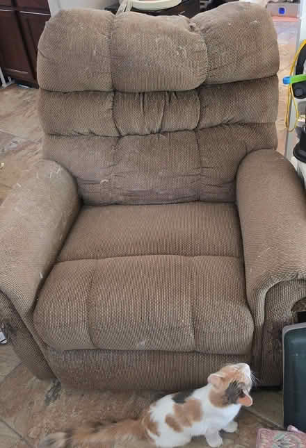 Photo of free Used lift chair (Prescott valley, az) #1