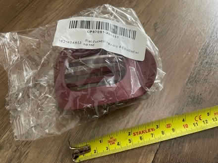 Photo of free Burgundy hair clip (SW16) #1