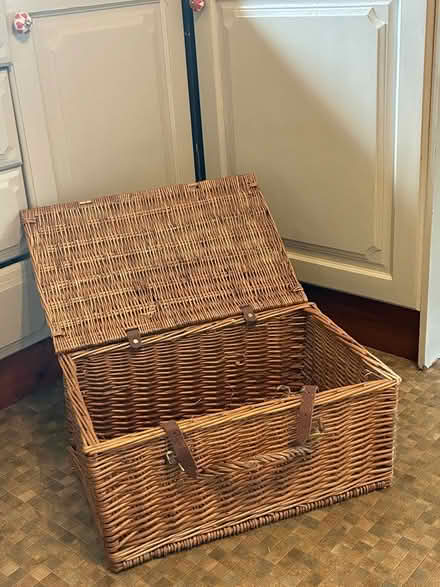 Photo of free Fortnum & Mason wicker hamper (Wells BA5) #2