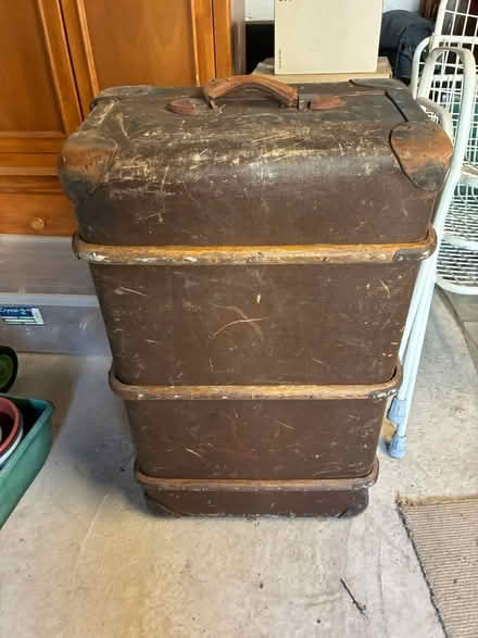 Photo of free Old leather trunk (Cheltenham GL50) #3