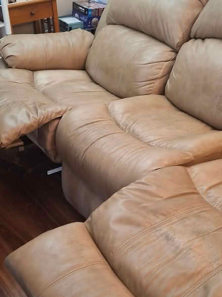 Photo of free 3 seat reclining couch (mckenzie lake se) #2