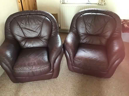 Photo of free Dark maroon comfy easy chairs (Belle Vue SY3) #4