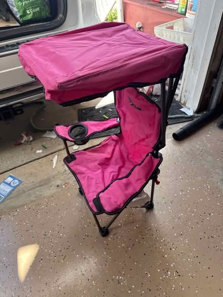 Photo of free Pink folding chair for kids (Elkridge near Port Capital) #2