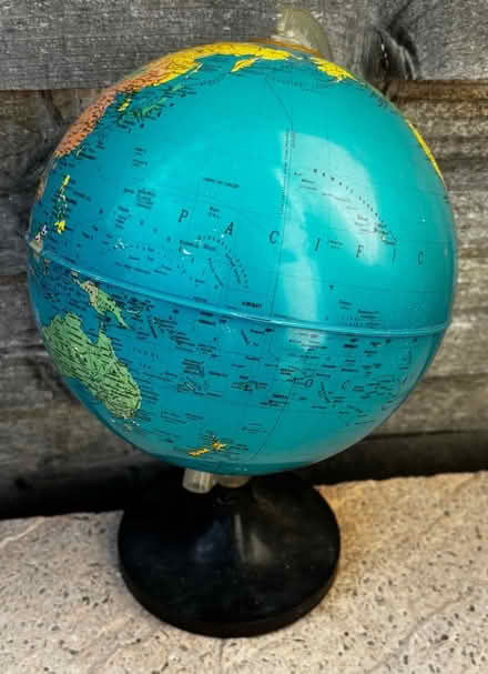Photo of free World Globe (Woodmancote GL7) #2