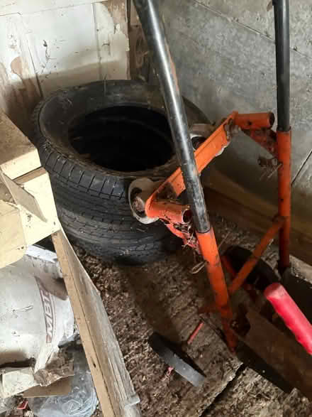 Photo of free 8 x old tyres (Hp6 6bt) #1
