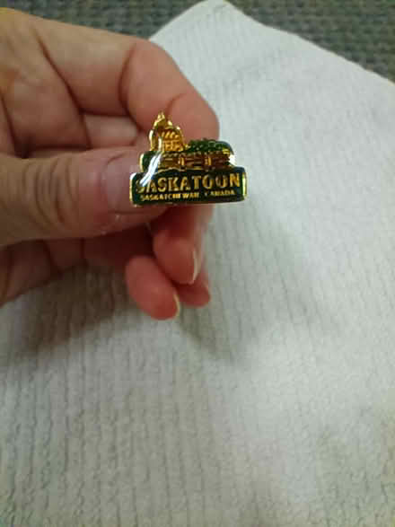 Photo of free Pins: Manitoba, Saskatchewan (Yonge/Sheppard) #2