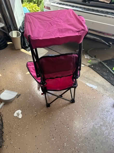 Photo of free Pink folding chair for kids (Elkridge near Port Capital) #3