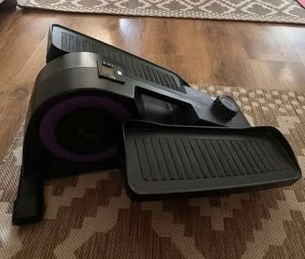 Photo of free elliptical pedaller (Moor Allerton LS17) #1