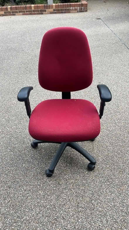 Photo of free Chair office (Old Winsdor SL4) #1