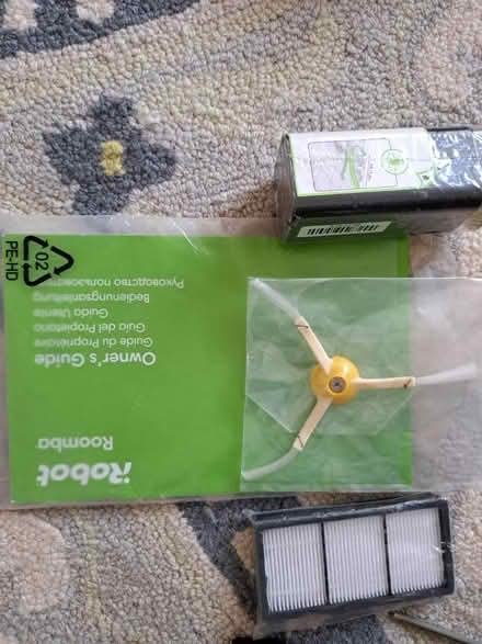 Photo of free Roomba, european plug (Rotherhithe SE16) #2