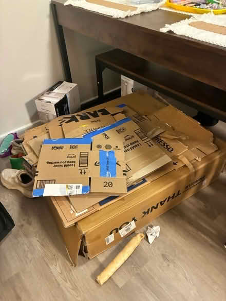 Photo of free moving boxes (Southcenter) #1