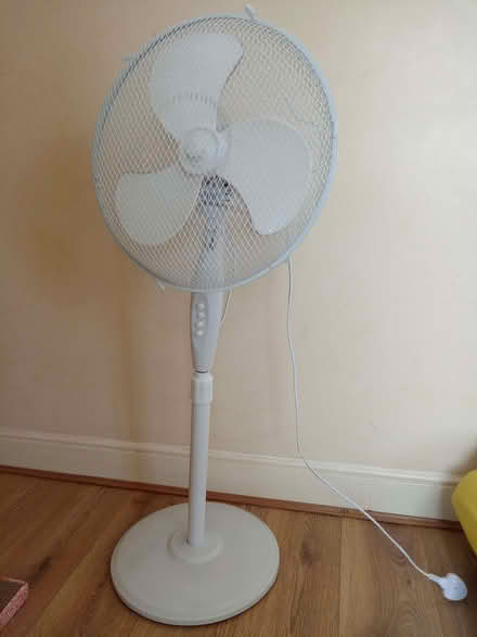 Photo of free White standing fan (Heston TW5) #2