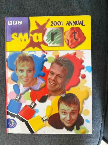 Photo of free Smart ( TV programme) Annual 2001 (Cheltenham Fairview GL52) #1