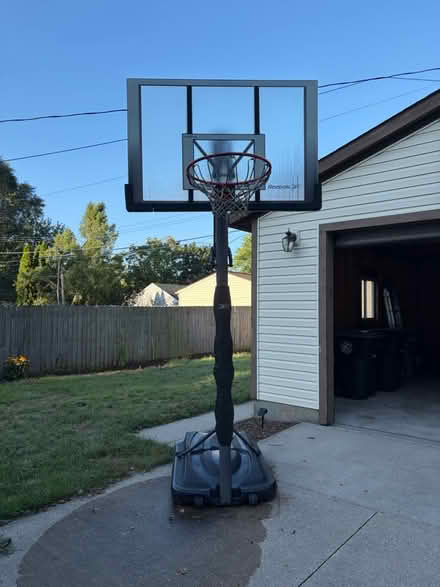 Photo of free Reebok basketball hoop (Near Seven Mile and Farmington) #1