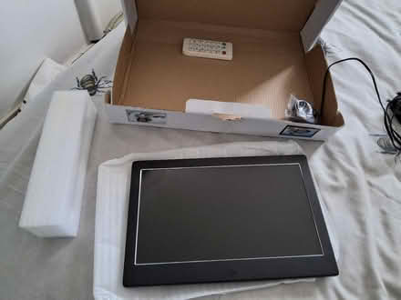 Photo of free Digital photo frame (Fenlake MK42) #3