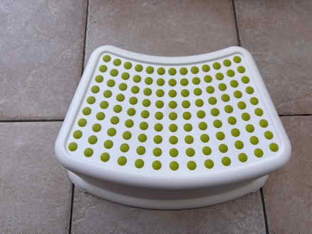 Photo of free IKEA child’s step stool (Drayton OX13) #2