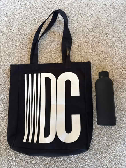 Photo of free New Apple WWDC swag (Sunnyvale near Fremont H.S.) #2