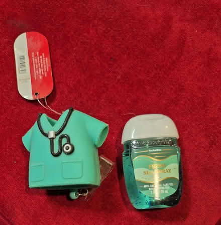 Photo of free Hand sanitizer cover (Kolmar and Cleveland in Skokie) #3