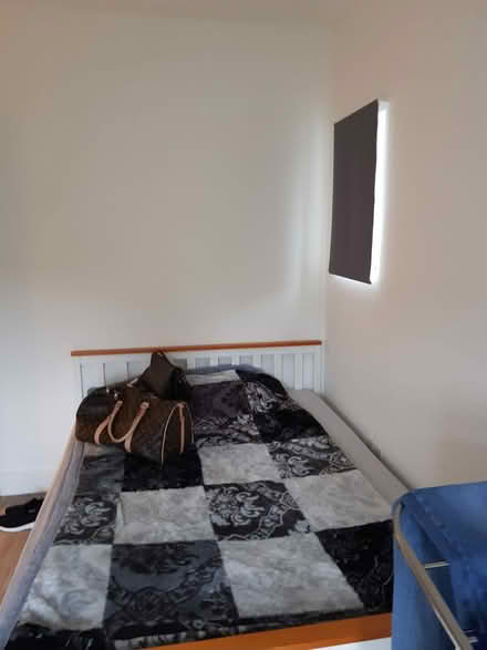 Photo of free Bed blanket (Nw41 by Nw41by) #1