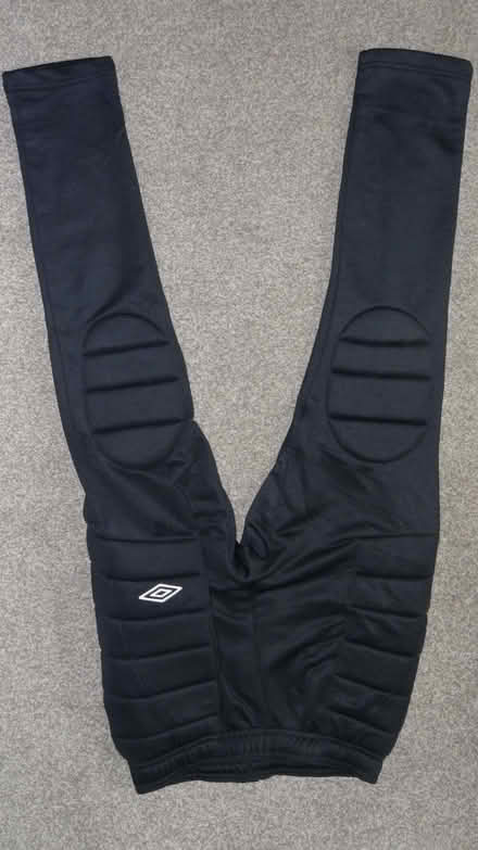 Photo of free Umbro Kids Age 11-12 Years Black Goalkeeper Padded Trousers (Kedleston Road DE22) #1
