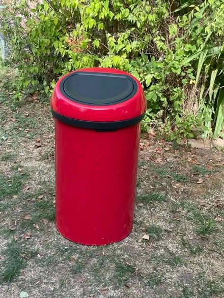 Photo of free Red bin (N11 2AU alexandra palace) #2