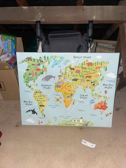 Photo of free Map of the world canvas (Welwyn Garden City AL7) #1