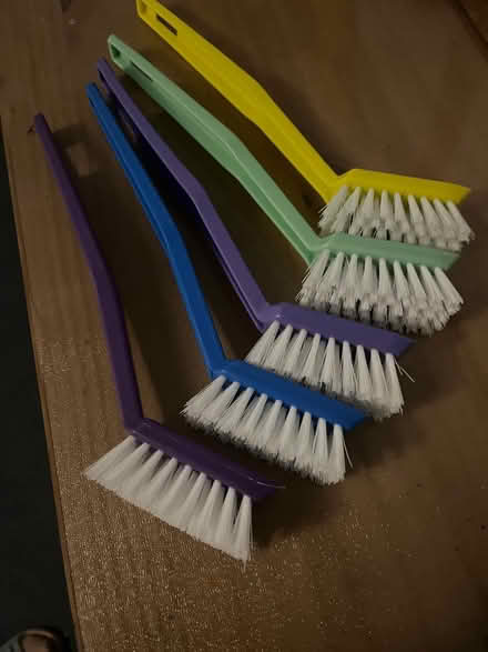 Photo of free New washing up brushes (Tonbridge TN9) #1