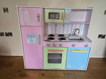 Photo of free Kids toy kitchen (SE9 1DT) #1