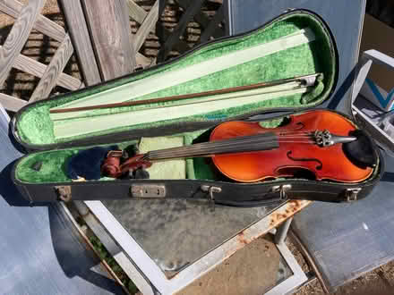 Photo of free Violin - Spares or repair (RG8 Pangbourne) #1