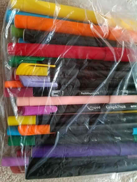 Photo of free Bag of colouring pens (Haywood RG12) #1