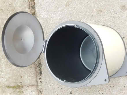 Photo of free Kitchen Bin (HR1 Tupsley) #3