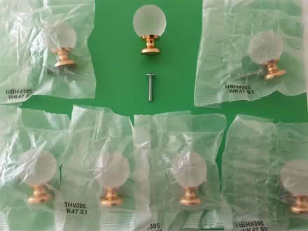 Photo of free 7 in number brand new glass door knobs (Bear Flat BA2) #1