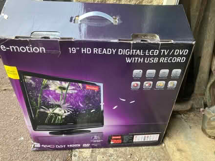 Photo of free Small T.V With Build In DVD Player (Bussage GL6) #2