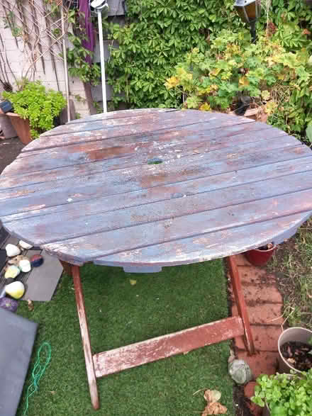 Photo of free Garden table (Slough central SL1) #1