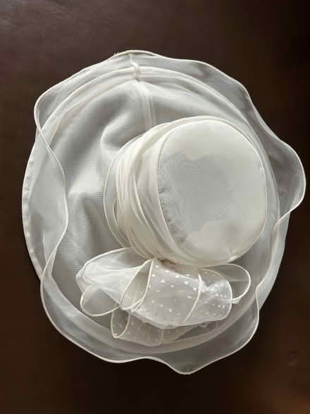 Photo of free Lady’s hat for special occasions (Fox Hill S6) #1