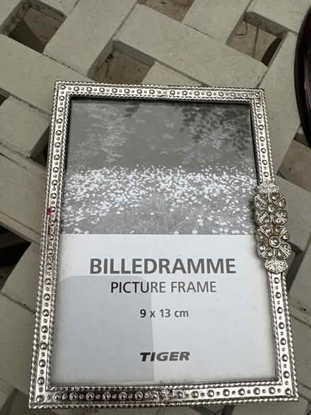 Photo of free 2 small picture photo frames (Northchurch HP4) #2