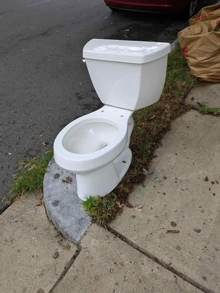 Photo of free Working Kohler toilet (Arlington heights) #1