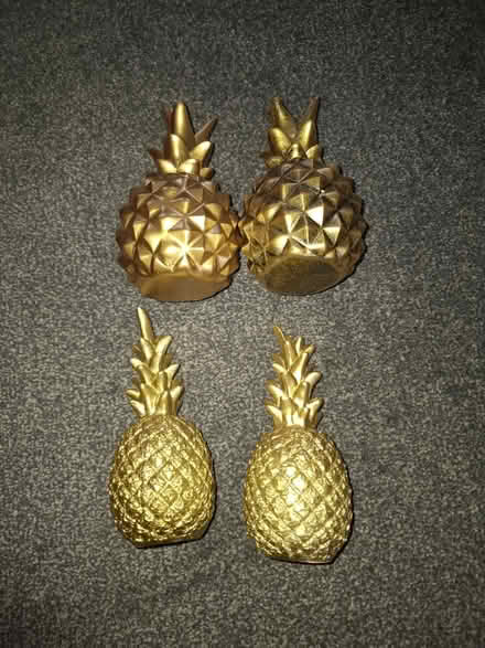 Photo of free Gold pineapple ornaments (EH20 loanhead) #1