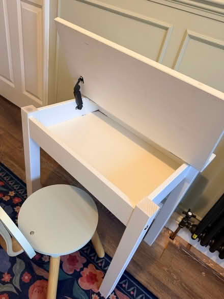 Photo of free Child’s desk and chair (Tolworth KT5) #3