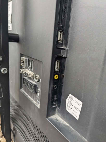 Photo of free JVC 32" Smart TV & Remote + Cantilever Wall Mounting Bracket (Chapel Allerton LS7) #4