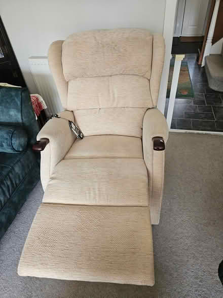 Photo of free Electric reclining chair (Fetcham / Bookham KT22) #1