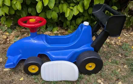 Photo of free Plastic Push & Ride F1 Racing Car (Clewer Green SL4) #3