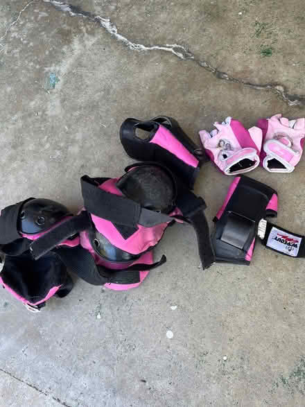 Photo of free Knee pads and wrist guard (West San Jose) #1