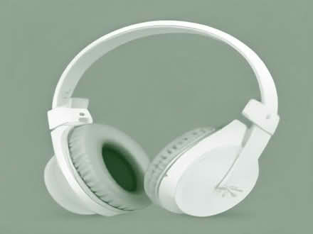 Photo of free pair white wireless headphones (Moor Allerton LS17) #1