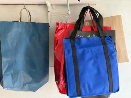 Photo of free Paper gift bags / shopping bags (East Palo Alto CA) #1