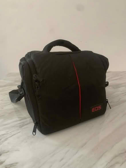 Photo of free EOS Padded Multiple Compartment Camera Case/Bag (Trosnant NP4) #1