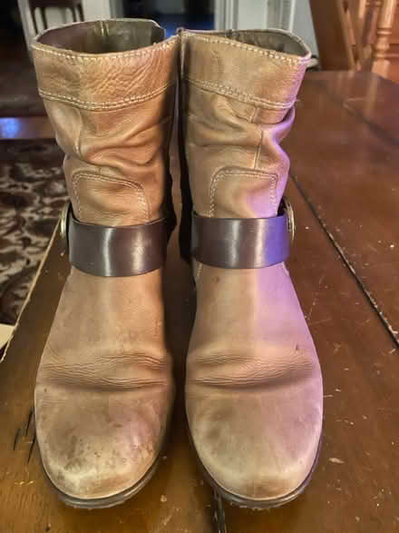 Photo of free Women’s Boots (Columbia Heights) #1